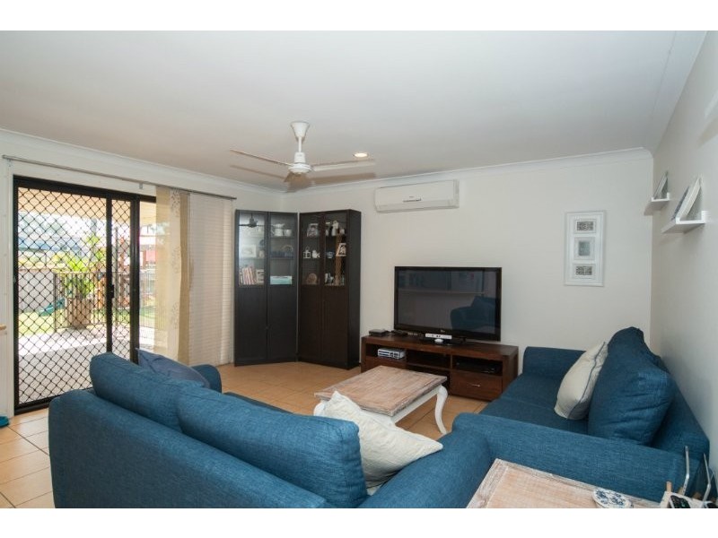 2 Kite Street, Arundel QLD 4214