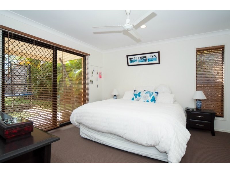2 Kite Street, Arundel QLD 4214