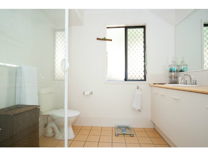 2 Kite Street, Arundel QLD 4214