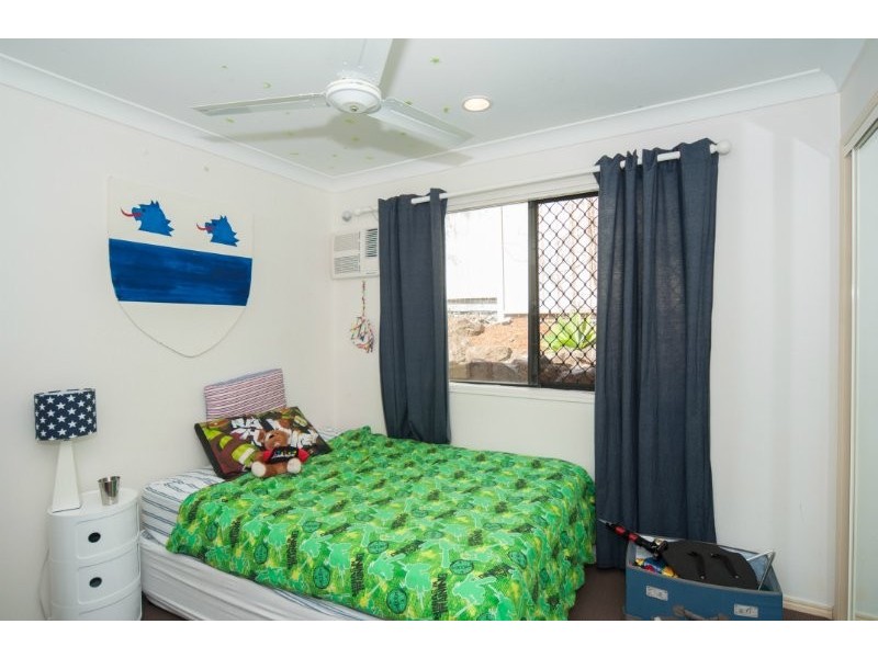 2 Kite Street, Arundel QLD 4214