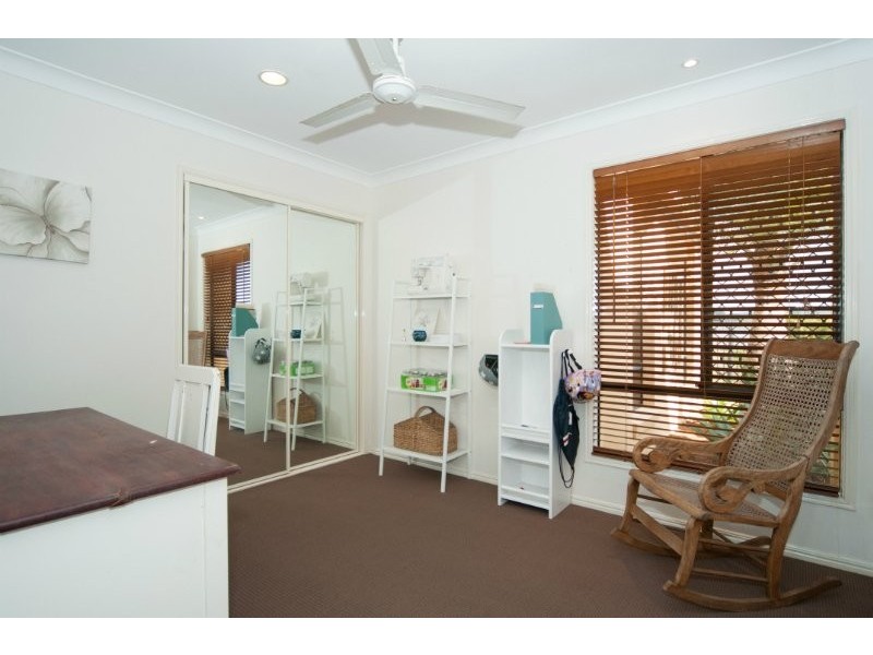 2 Kite Street, Arundel QLD 4214