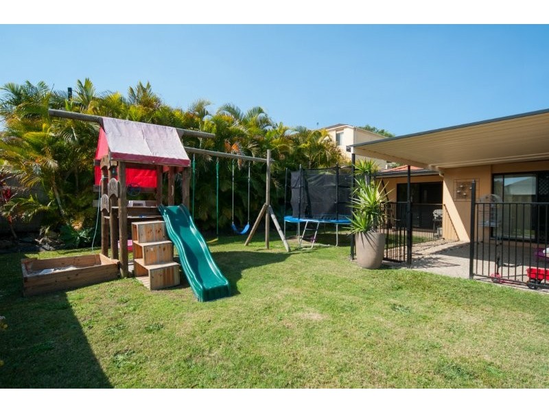 2 Kite Street, Arundel QLD 4214