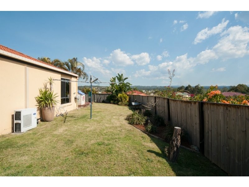 2 Kite Street, Arundel QLD 4214