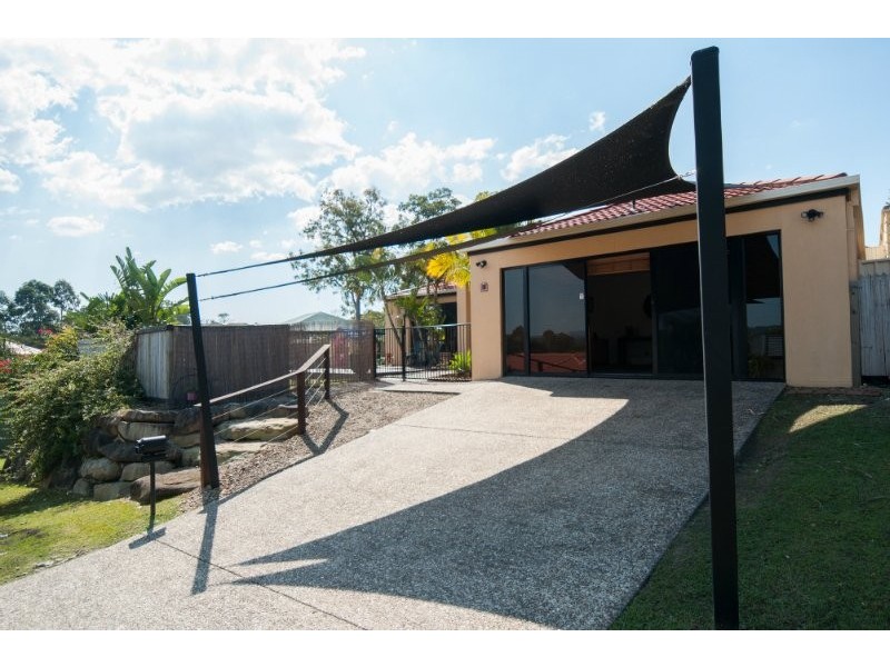 2 Kite Street, Arundel QLD 4214