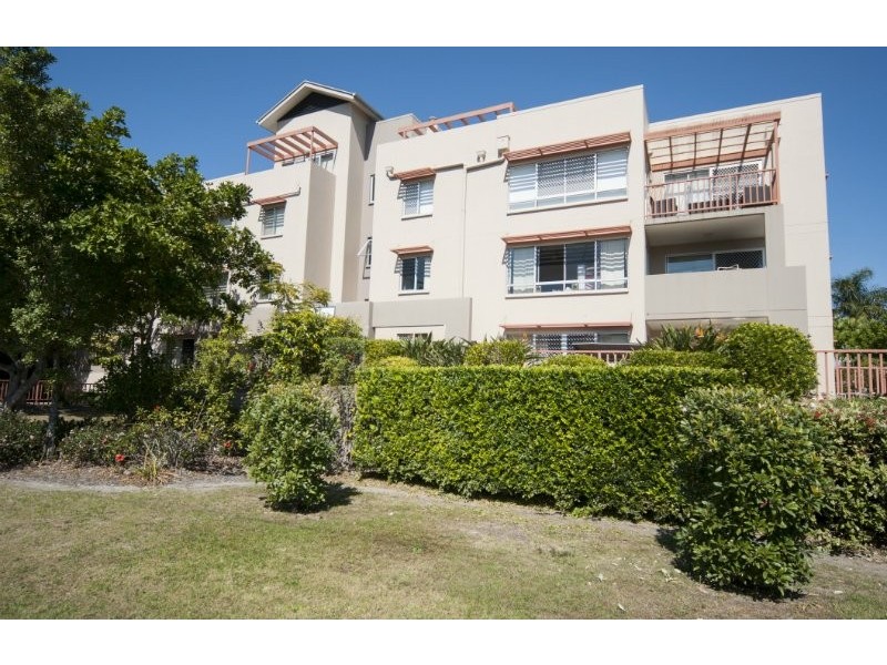 11/18 Parker Street, Labrador QLD 4215