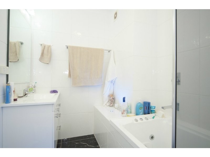 11/18 Parker Street, Labrador QLD 4215