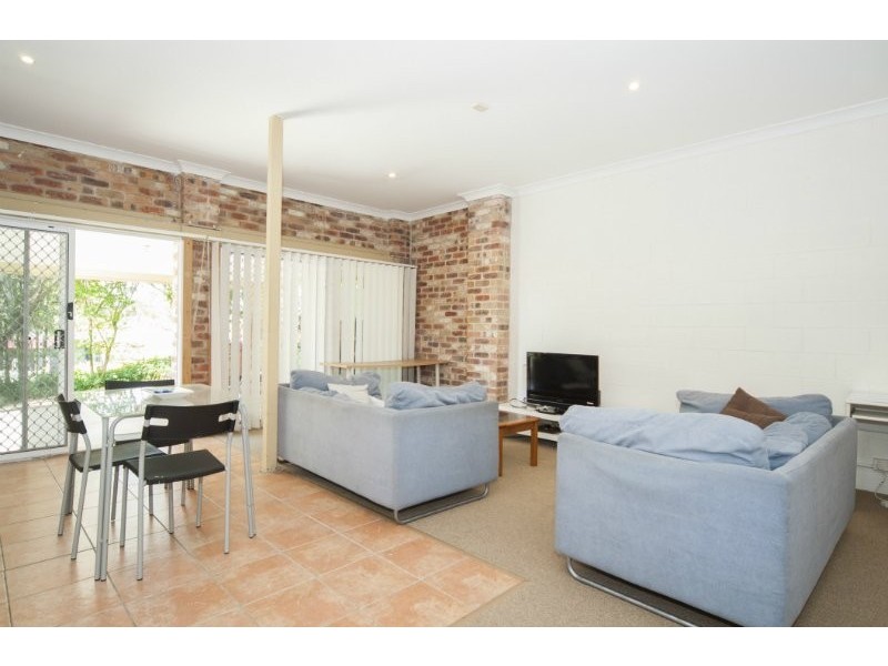 5 Henry Cotton, Parkwood QLD 4214