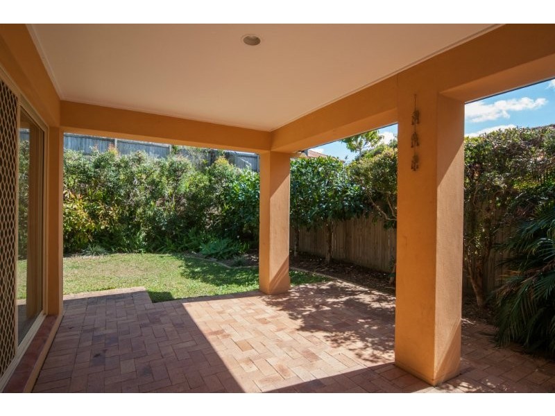 89 Crestwood Drive, Molendinar QLD 4214