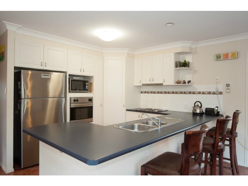 89 Crestwood Drive, Molendinar QLD 4214