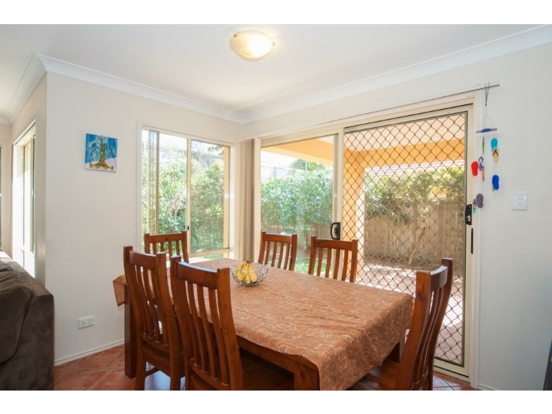 89 Crestwood Drive, Molendinar QLD 4214