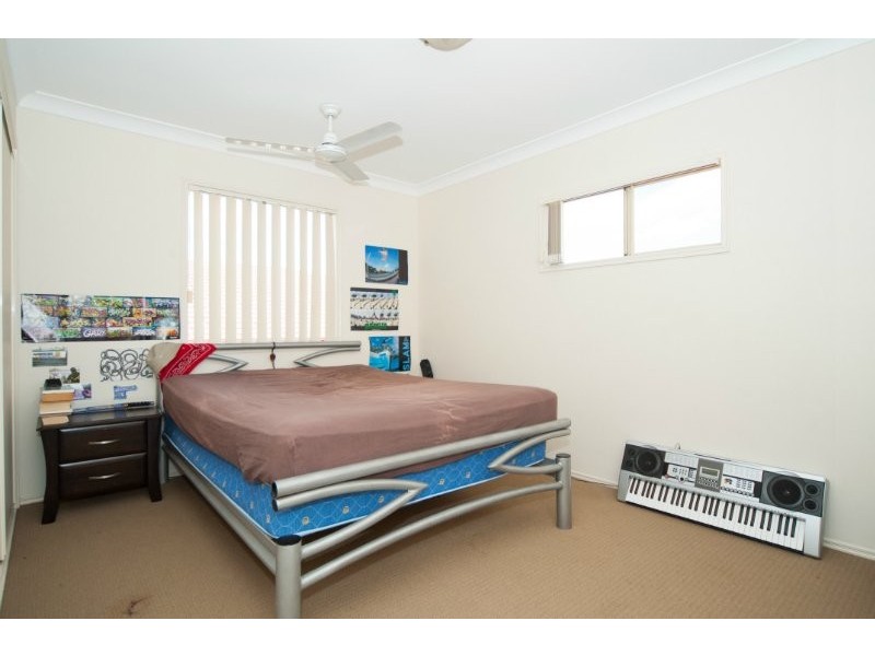 89 Crestwood Drive, Molendinar QLD 4214