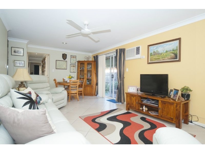 2/19 Liam Court, Labrador QLD 4215