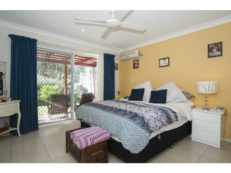 2/19 Liam Court, Labrador QLD 4215