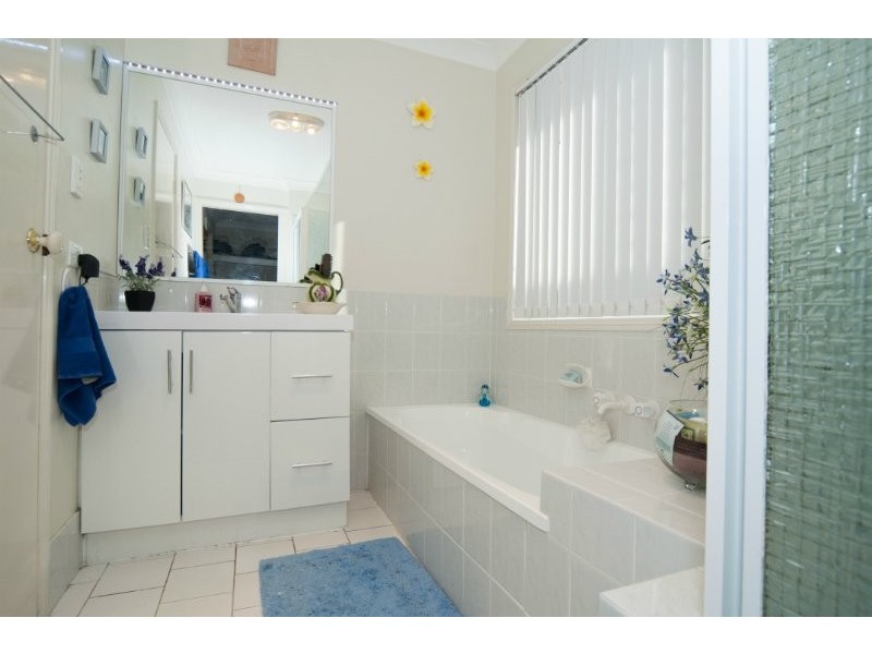 2/19 Liam Court, Labrador QLD 4215