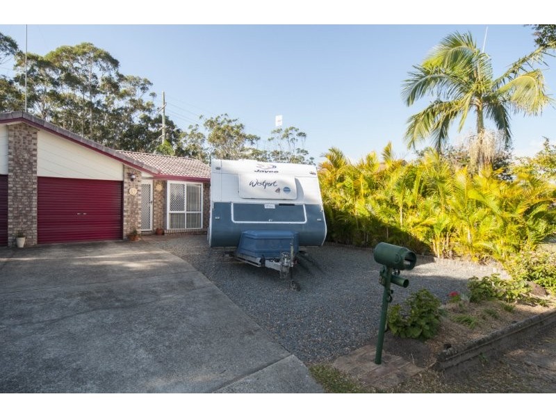 2/19 Liam Court, Labrador QLD 4215