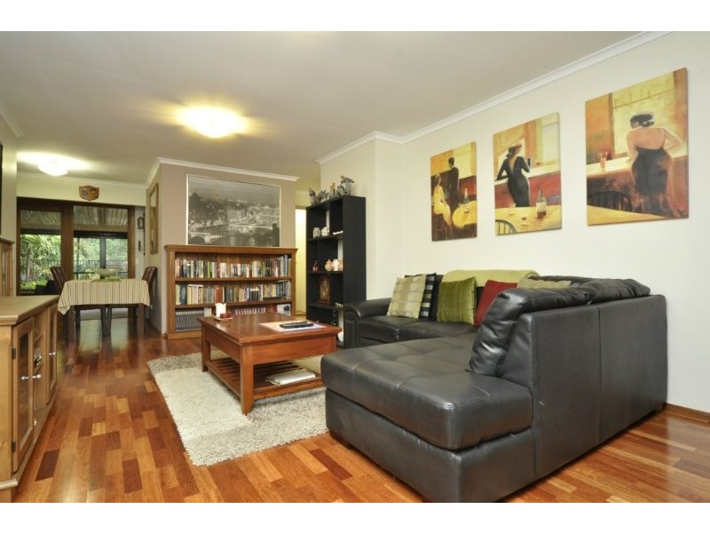 1/88 Kangaroo Avenue, Coombabah QLD 4216