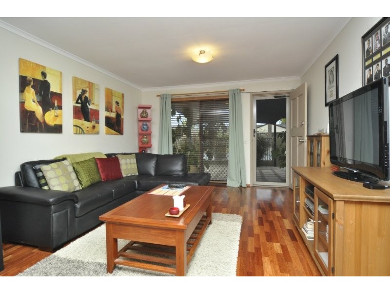 1/88 Kangaroo Avenue, Coombabah QLD 4216