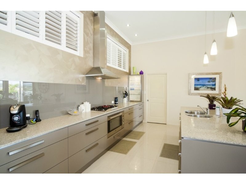 13 Minyon Court, Pacific Pines QLD 4211