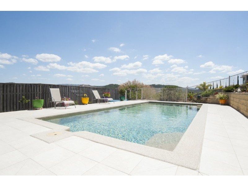 13 Minyon Court, Pacific Pines QLD 4211