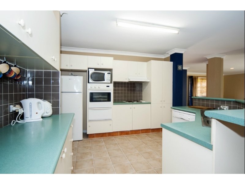 14 Peter Senior Court, Parkwood QLD 4214