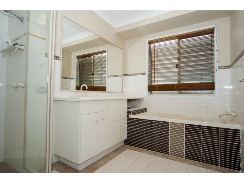 14 Peter Senior Court, Parkwood QLD 4214