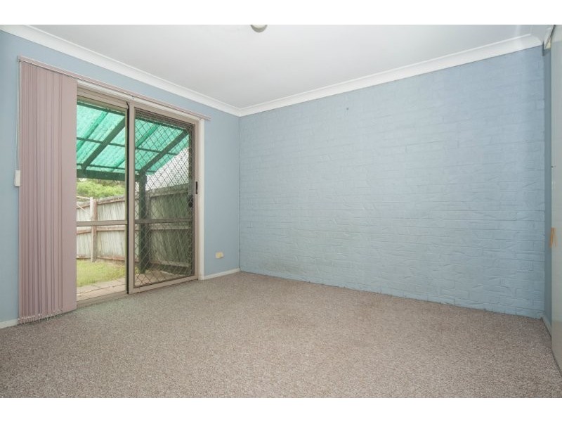 1/4 Nina Parade, Arundel QLD 4214