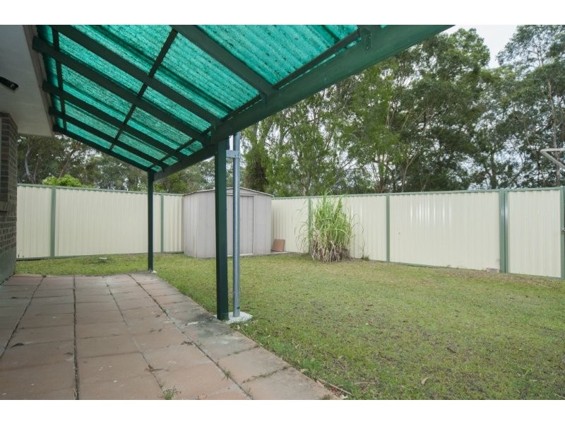 1/4 Nina Parade, Arundel QLD 4214