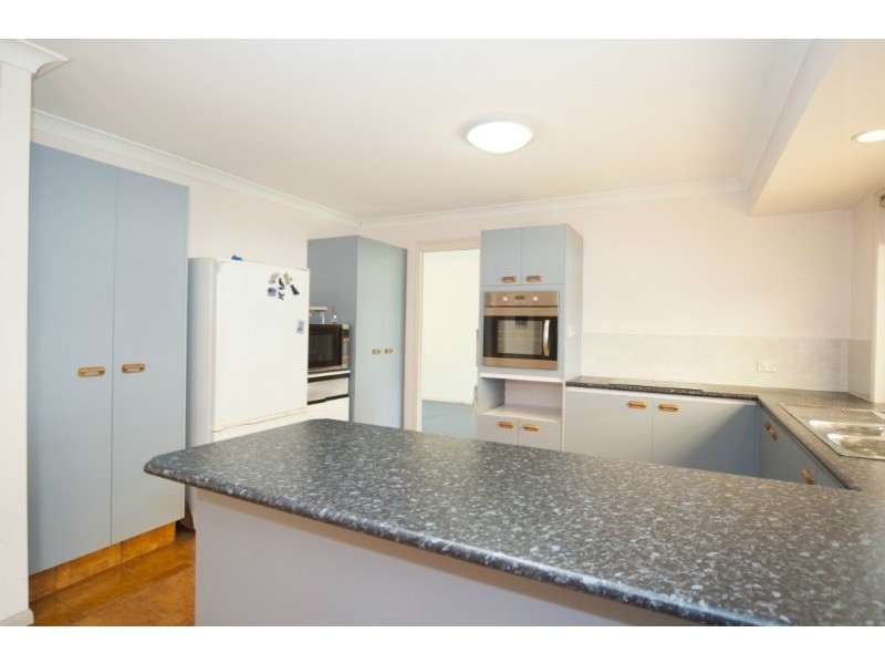 2 Breakspear Road, Molendinar QLD 4214