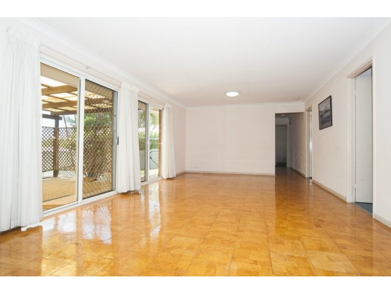 2 Breakspear Road, Molendinar QLD 4214