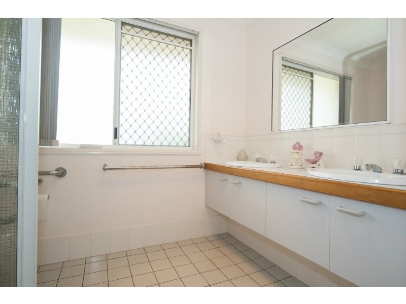 2 Breakspear Road, Molendinar QLD 4214