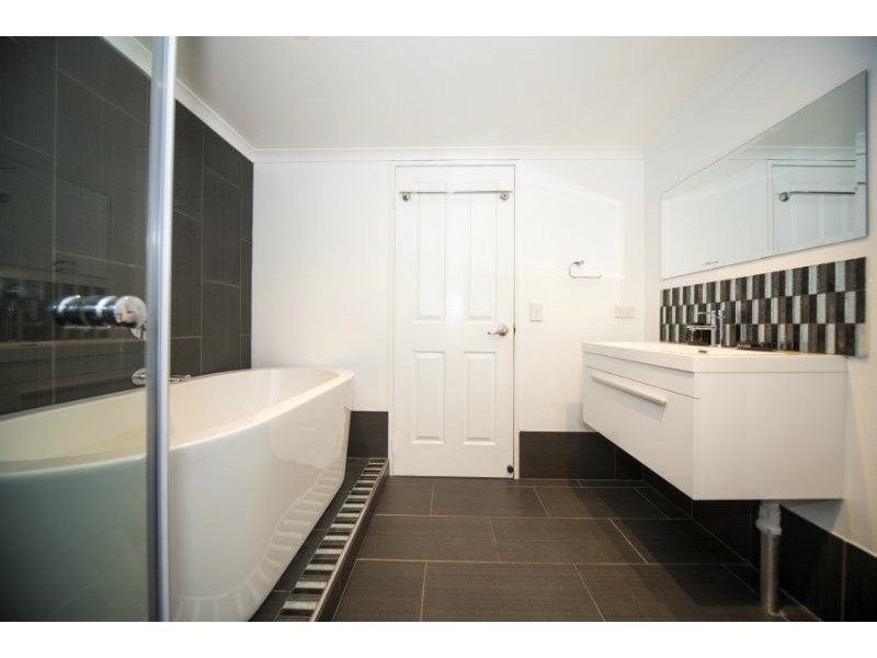 34/2940 Gold Coast Highway, Surfers Paradise QLD 4217