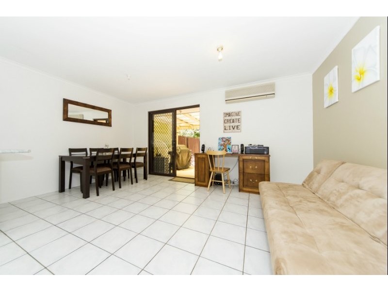 1/18 Morinda Way, Labrador QLD 4215