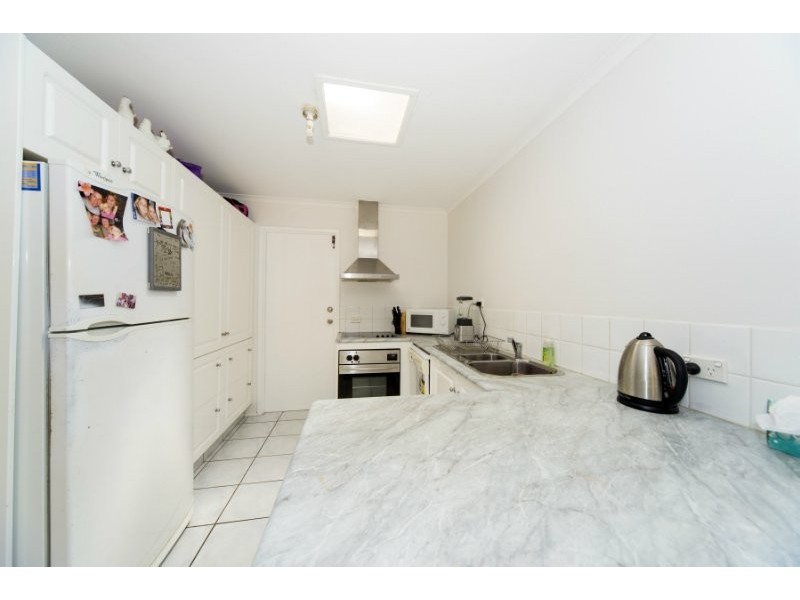 1/18 Morinda Way, Labrador QLD 4215
