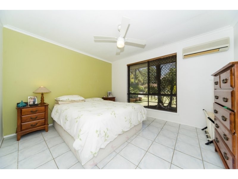 1/18 Morinda Way, Labrador QLD 4215