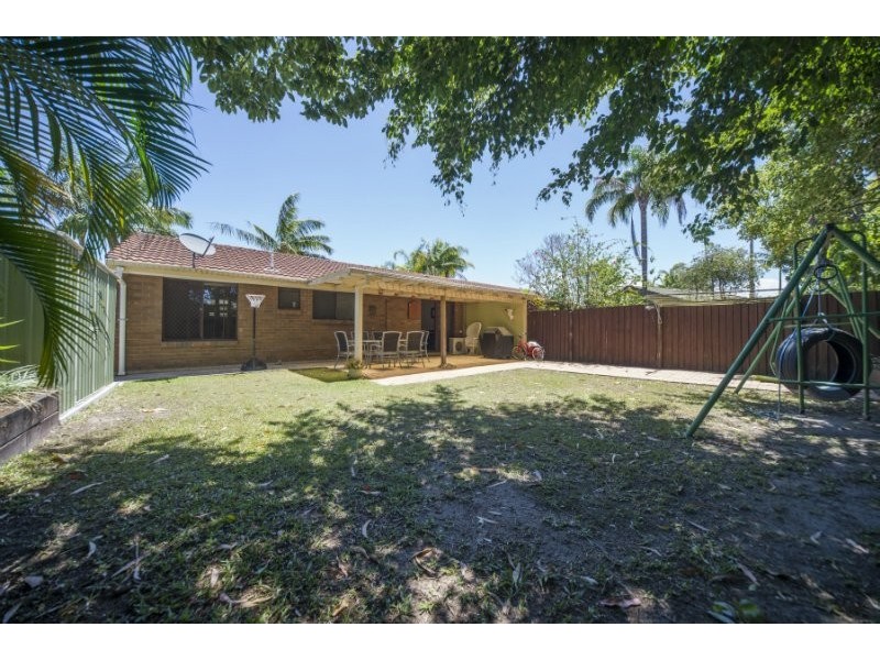 1/18 Morinda Way, Labrador QLD 4215