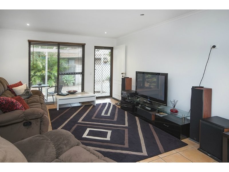 15/16 Telopea Street, Labrador QLD 4215