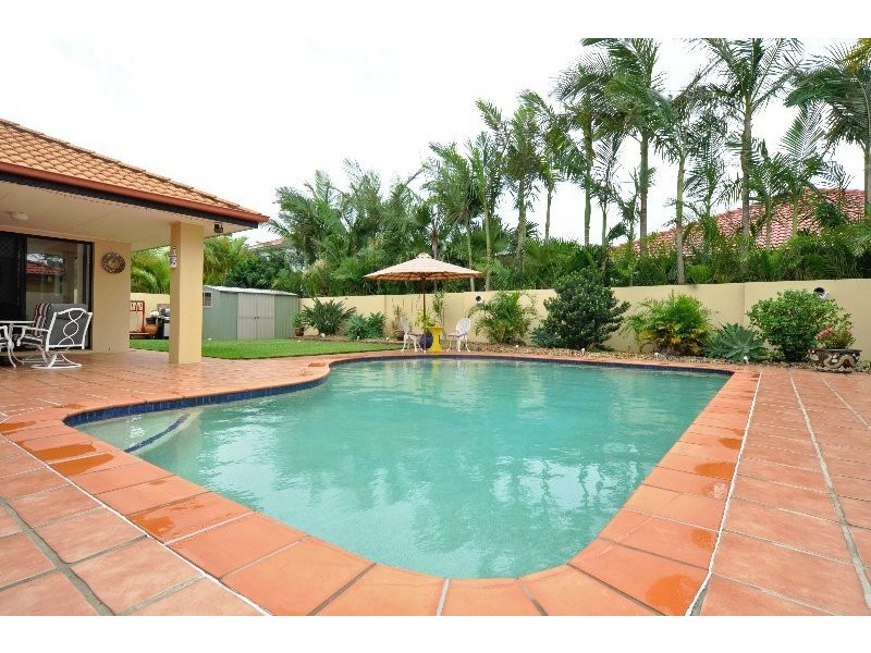 8 Little Hampton Court, Arundel QLD 4214