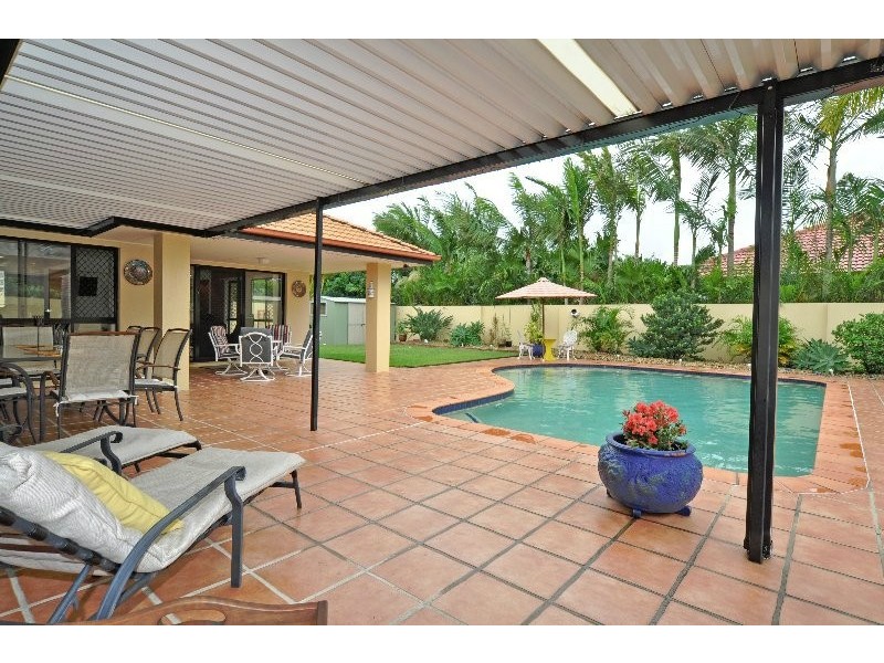 8 Little Hampton Court, Arundel QLD 4214