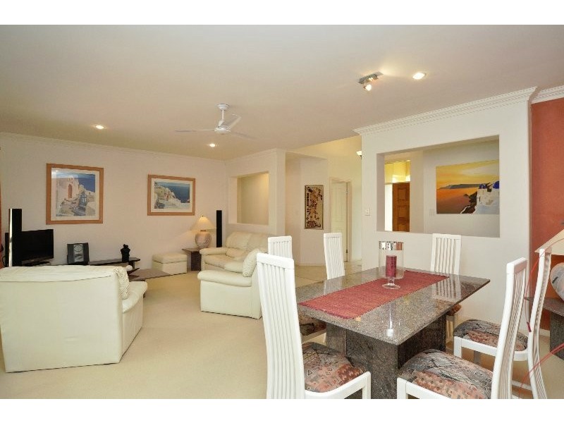 8 Little Hampton Court, Arundel QLD 4214