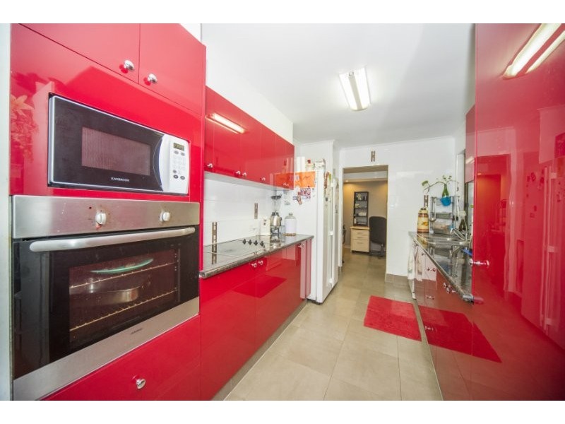 77 Macquarie Avenue, Molendinar QLD 4214