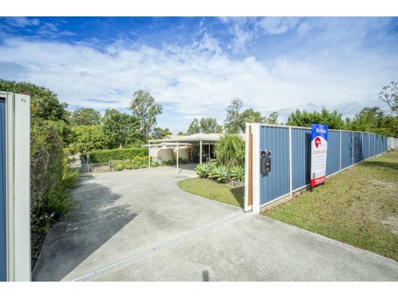 77 Macquarie Avenue, Molendinar QLD 4214
