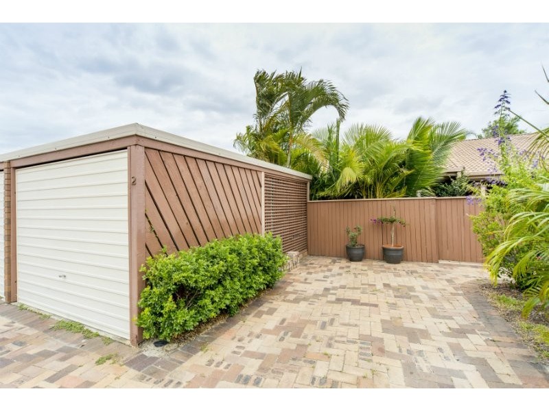 2/81 Olsen Avenue, Labrador QLD 4215