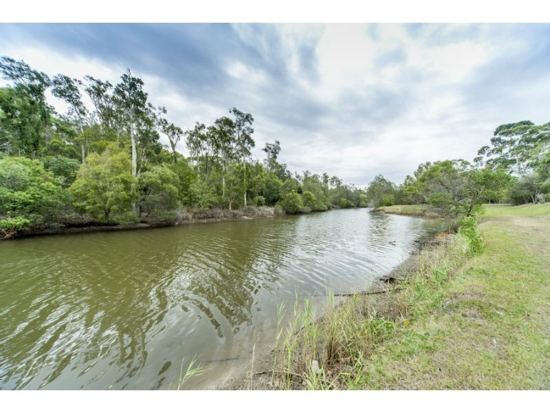 2/88 Kangaroo Avenue, Coombabah QLD 4216