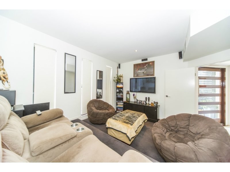 2/28 Ashbourne Terrace, Biggera Waters QLD 4216