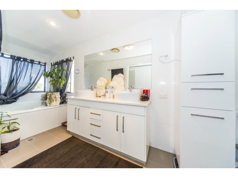 2/28 Ashbourne Terrace, Biggera Waters QLD 4216