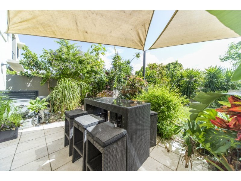 2/28 Ashbourne Terrace, Biggera Waters QLD 4216