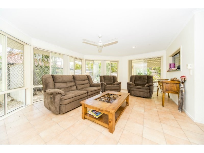 65 Allied Drive, Arundel QLD 4214