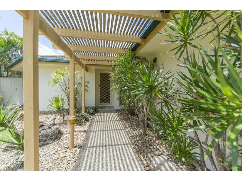 65 Allied Drive, Arundel QLD 4214