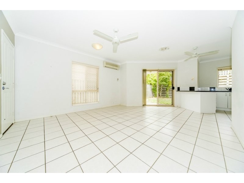 1/4 Pilar Court, Molendinar QLD 4214