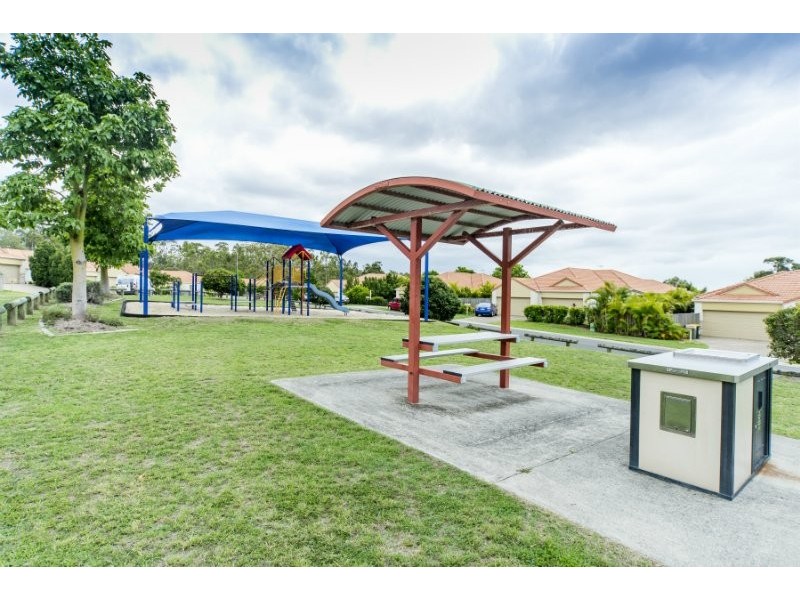 1/4 Pilar Court, Molendinar QLD 4214